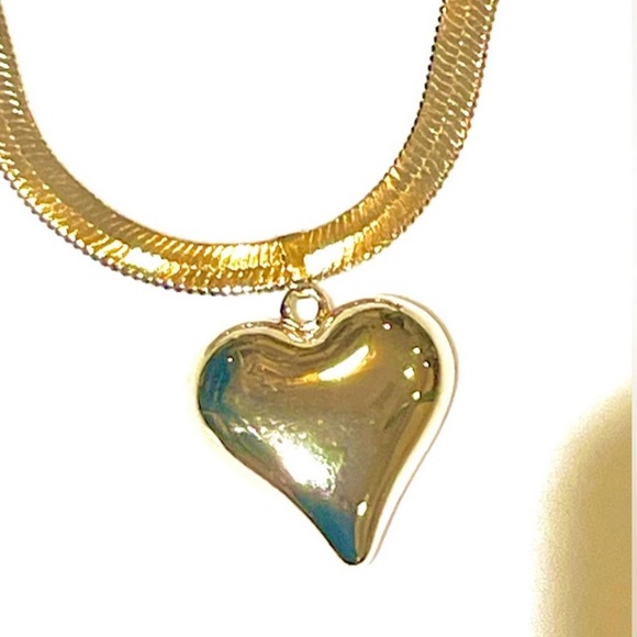 NWT ⚜️💛⚜️ House of Harlow 1960 golden tone heart pendant Necklace - Picture 12 of 14